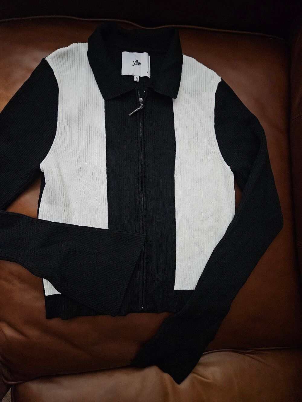 Yllw Black & White Wide Sleeve Zip-Front Knit Cardigan Small Nwot